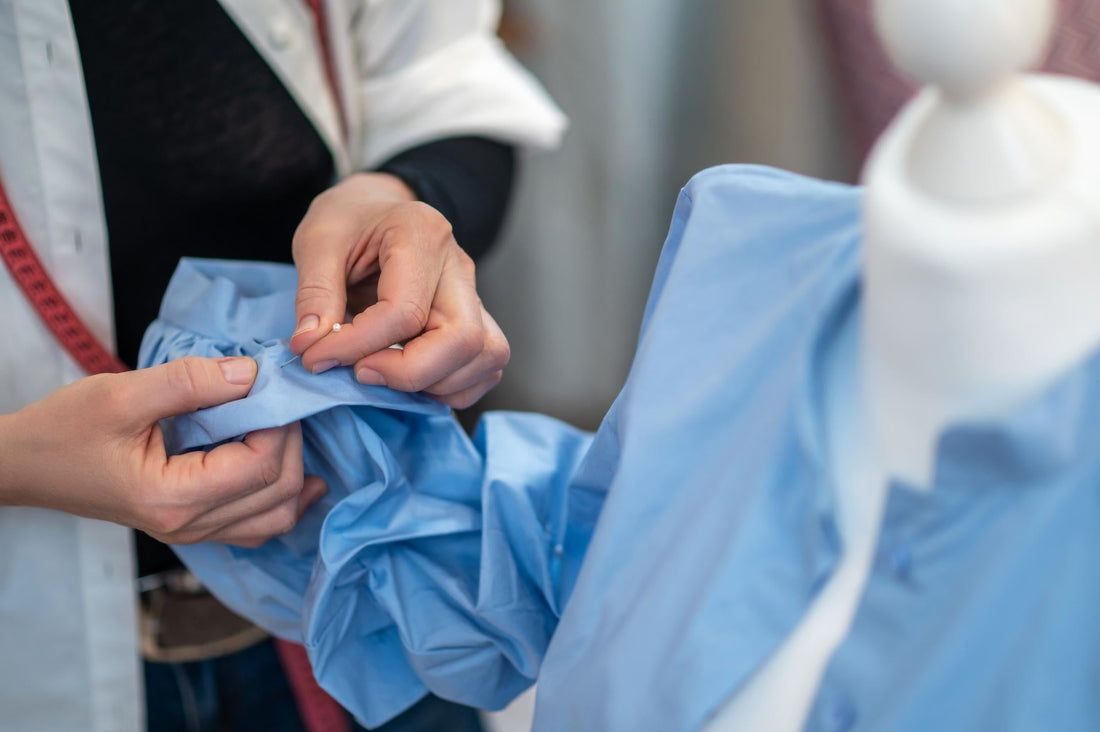 ¿Dónde puedo conseguir telas estampadas para blusas y camisas?